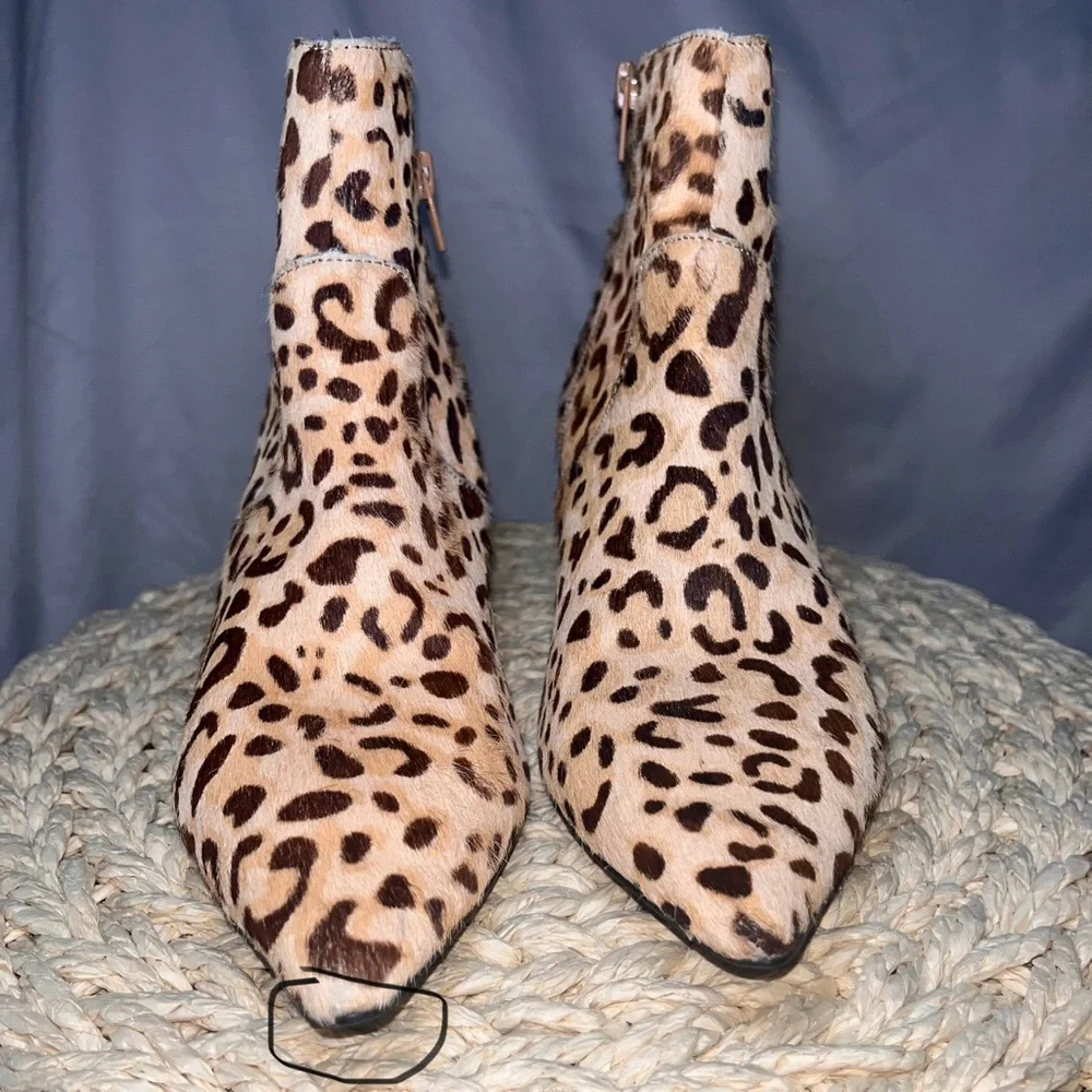 Steve Madden Leopard Cow Hair Ankle Boots Women’s 6.5M Pointed Toe Kitten Heel - Picture 7 of 8